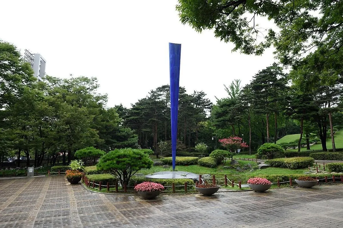 Newly Built, Quiet 2Br, 10Min Walk To Seoul Stn Apartment