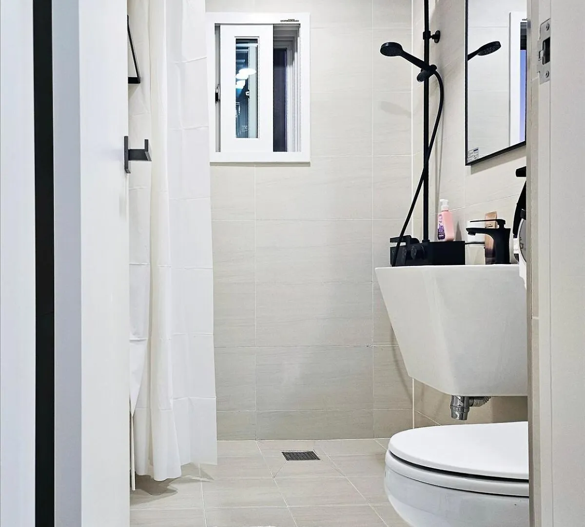 Newly Built, Quiet 2Br, 10Min Walk To Seoul Stn Apartment